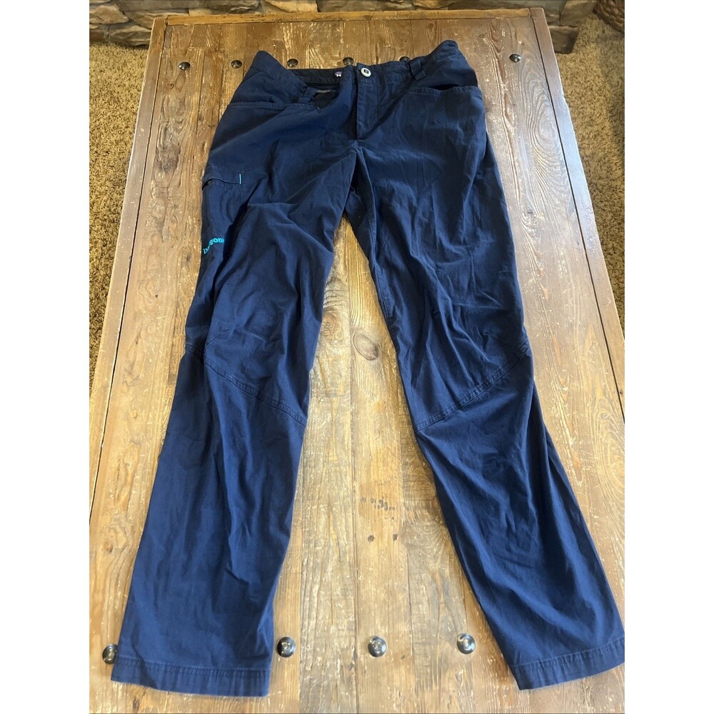 Patagonia Women’s Sz 12 Navy Blue Straight Leg Venga Rock Cargo Pants